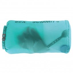 Sea To Summit Ultra Sil Drysack mit durchscheinendem Inhalt