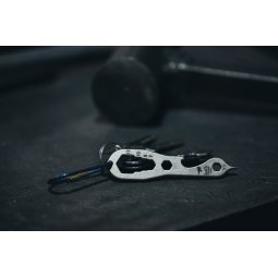 Keith Titanium Titan Multitool am Schlüssel befestigt