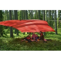 Hilleberg Tarp 20 UL Rot als Dach für das Familienpicknick