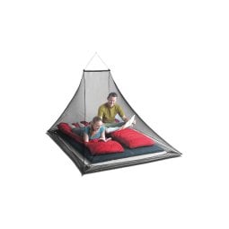 Sea to Summit Mosquito Pyramid Net Double Moskitonetz beispielhaft mit zwei Personen