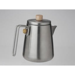 Snow Peak Field Barista Kettle mit abnehmbaren Griff und Deckel mit Holzdetail