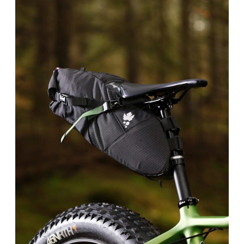 Miss Grape Cluster 13 Waterproof Seat Pack montiert Miss Grape Cluster 13 Waterproof Seat Pack montiert