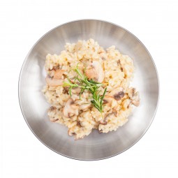 Tatonka Small Plate Edelstahlteller Camping Geschirr Beispielbild mit Mahlzeit