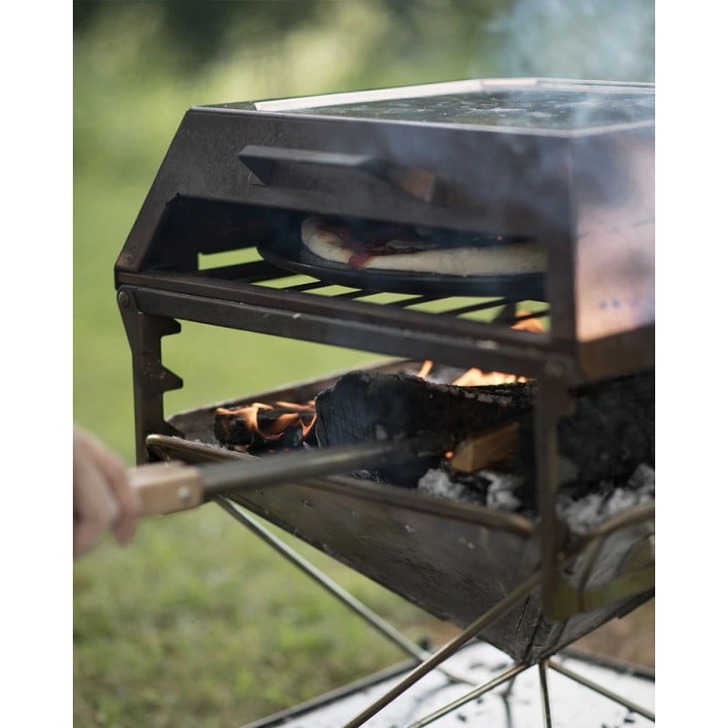 Snow Peak Field Oven - im Einsatz als Camping-Pizzaofen Snow Peak Field Oven - im Einsatz als Camping-Pizzaofen