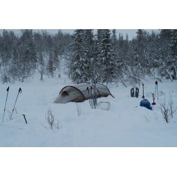 Hilleberg Kaitum 4 Zelt Grün im Schnee