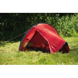 Hilleberg Enan Mesh-Innenzelt mit separat erhältlichem Außenzelt zusammen aufgebaut