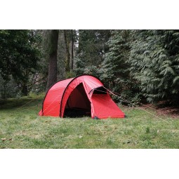 Hilleberg Nammatj 3 Zelt in rot mit eingebautem Mesh Innenzelt