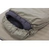 Wechsel Guardian Biwaksack mit zugezogener Kapuze und Schlafsack darin