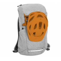 Integrierte Daisy Chains als Helmhalter nutzbar beim Centrum 30 Daypack