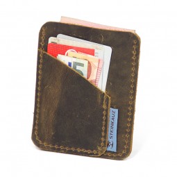 Steinkauz Geldbörse Flachmann Nubukleder beispielhaft mit Geld und Karten darin