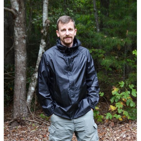 LightHeart Gear Rain Jacket in Schwarz LightHeart Gear Rain Jacket in Schwarz