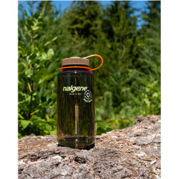 Nalgene Weithalsflasche Sustain 1 L Woodsman im Einsatz