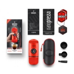 Wacaco Nanopresso Lava Red mit Schutzhülle Ansicht mit Vepackung und Zubehör