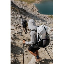 Hyperlite Mountain Gear 55 Junction Rucksack im Einsatz im bergigen Terrain