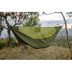 Ticket to the Moon Original Pro Hammock Army Green im Einsatz