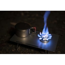 Evernew Bluenote Stove im Dunkeln gezündet