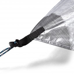 Hyperlite Mountain Gear UltaMid 4 Zelt mit verstärkten Abspannpunkten