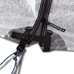 Hyperlite Mountain Gear UltaMid 4 Zelt mit Fixierung an der Öffnung