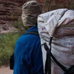 HMG 4400 Southwest Rucksack mit individuellen Beschriftungen auf dem Material