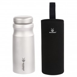 Titanium Sports Bottle 700ml mit passender Neoprentasche dabei