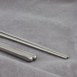 Titanium Chopsticks Hollow Detailaufnahme der Enden und der Spitzen