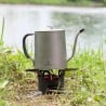 Titanium Pour Over Kettle Braided Handle auf Kocher im Einsatz