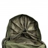 Field Pack MKII mit Schneefang über dem Hauptfach, der mit einem Kordelzug verschlossen werden kann