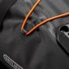 Ortlieb Seat Pack QR Schwarz  mit leichten Haken zur Fixierung des Schnürzugsystems