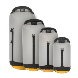 Evac Compression Dry Bag UL verschiedene Größen im Vergleich nebeneinander außer 3L