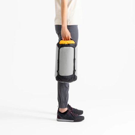 Evac Compression Dry Bag UL 13L Größenvergleich