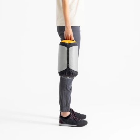 Evac Compression Dry Bag UL 8L Größenvergleich