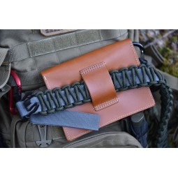 Bushcraft Essentials Ledertasche Bushbox LF mit Schlaufe an der Rückseite zur Befestigung am Gürtel