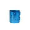 Snow Peak Titanium Double Wall Cup mit eingeklappten Griffen blau