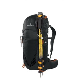 Ferrino Backpack Agile 25 mit Halterung für Trekkingstöcke