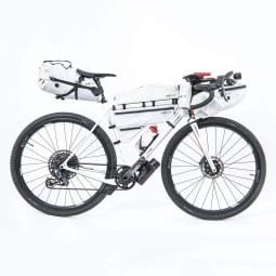 CYCLITE Frame Bag Large 01 Lightgrey zusammen mit anderen Bikepacking Taschen an einem Fahrrad montiert