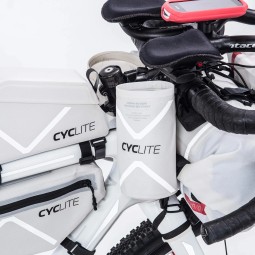 CYCLITE Food Pouch Lightgrey zusammen mit anderen Bikepacking Taschen