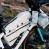 CYCLITE Food Pouch Lightgrey am Fahrrad montiert