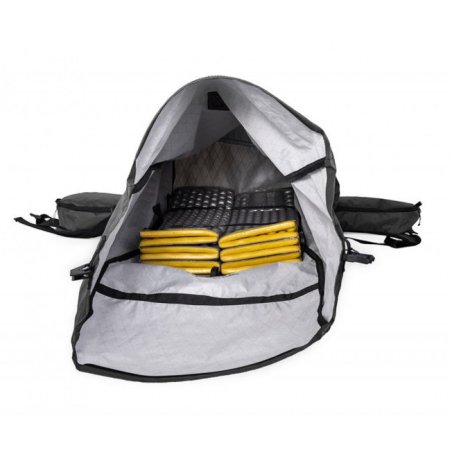 Z-Lite Isomatte beispielhaft als Polster im Liteway Biggie Rucksack 65L eingesetzt