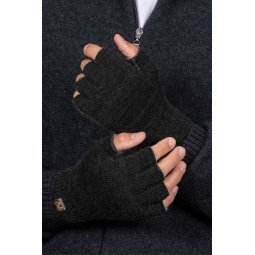 Noble Wilde Polyprop Possum Fingerless Glove Black/Charcoal im Einsatz