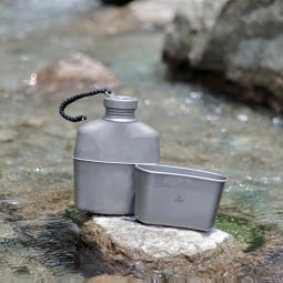 SilverAnt Military Canteen mit Paracord  mit dazugehörigem Becher