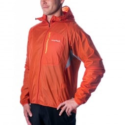 Montbell Ultra Light Shell Hooded Jacket im angezogenen Zustand