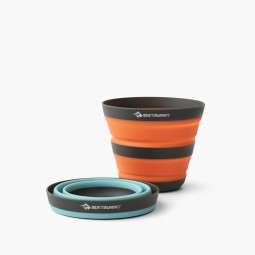 Sea to Summit Frontier UL Collapsible Cup blue neben einem orangenen Becher zum Größenvergleich