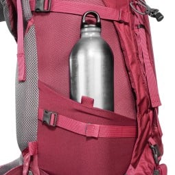 Tatonka Yukon 50+10 Rucksack Damen mit Wasserflasche an der Seite