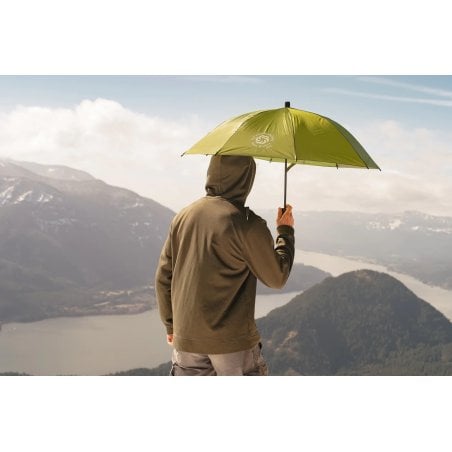 Six Moon Designs Rain Walker SUL Umbrella Green im Einsatz