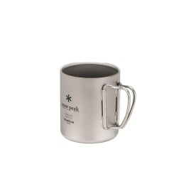 Snow Peak Ti-Double 300 Mug mit praktischen Klappgriffen an der Seite