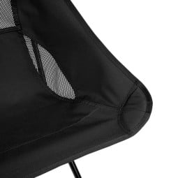 Mesheinsätze in der Sitzfläche beim Helinox Sunset Chair Campingstuhl Blackout Edition