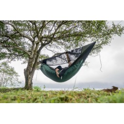 Ticket to the Moon Mat Pro Hängematte Army Green im Einsatz