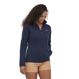 Vorderseite Patagonia Better Sweater Fleece Jacket Damen getragen vom Model in Gr. S bei 175cm