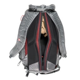 Der Pajak XC2 SVR Daypack kann auf der Rückseite geöffnet werden