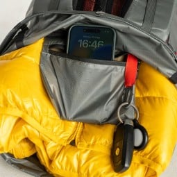 Innentasche im Pajak XC2 SVR Tagesrucksack beispielhaft gefüllt